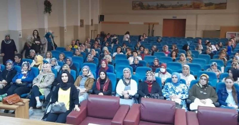 Usta öğreticilerine ’Türk Edebiyatında Aile’ eğitimi verildi

