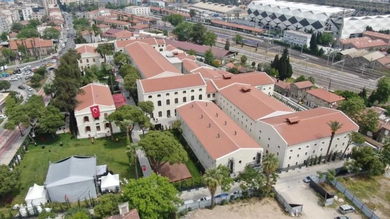 İzmir Kültür ve Sanat Fabrikası’nda Mustafa Ceceli rüzgarı esecek
