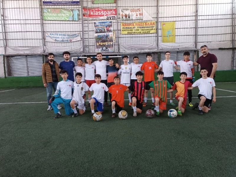 Van’daki ortaokul öğrencileri, spor başarılarıyla adını duyuruyor
