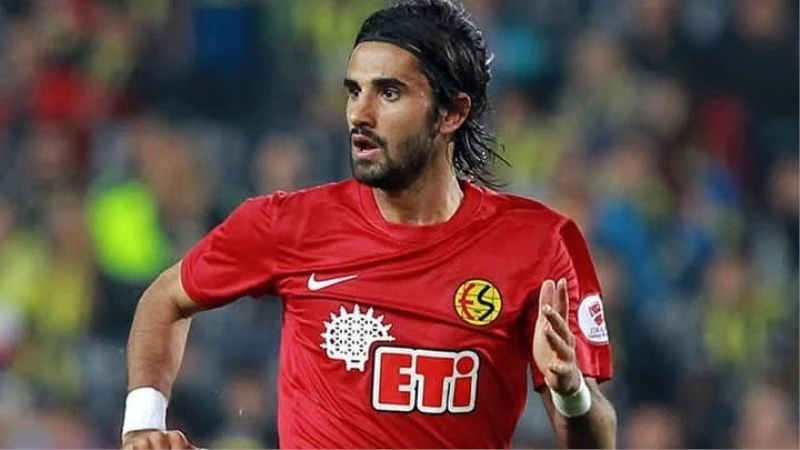 Milli futbolcu Alper Potuk’tan Eskişehirspor paylaşımı
