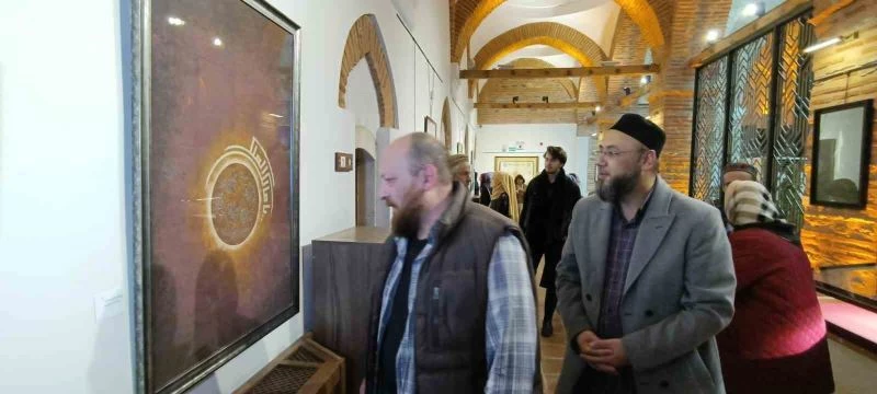 Bursa’da Yakin Hüsn ü Hat sergisine yoğun ilgi
