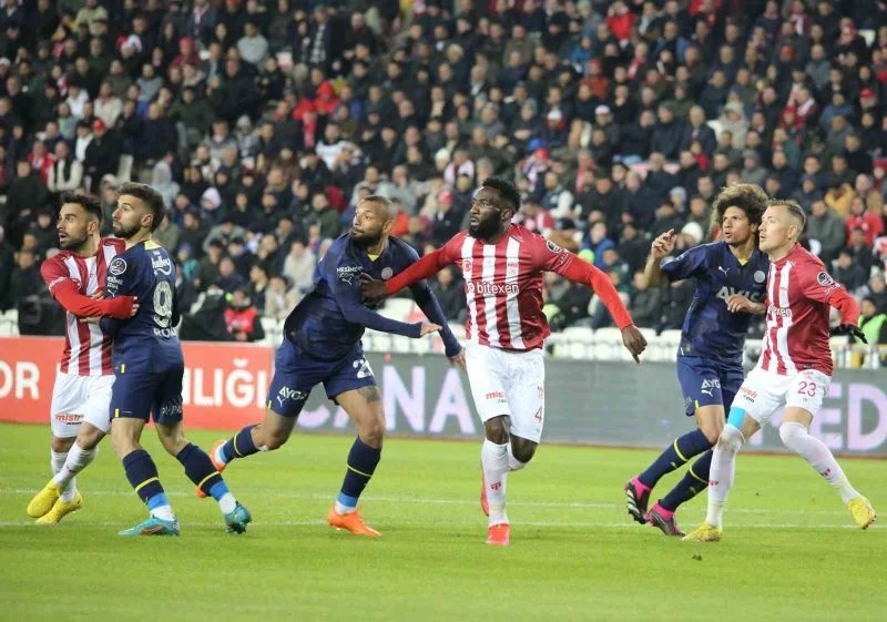 Fenerbahçe, Sivas’ta avantaj peşinde
