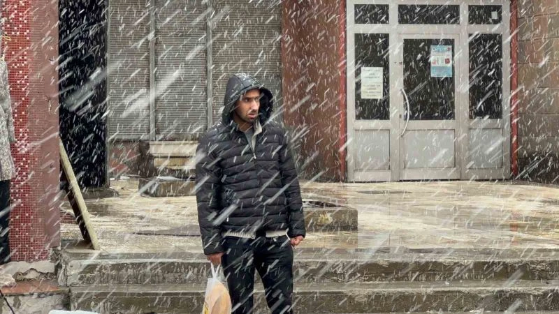 Kars’ta mayıs ayında kış yaşanıyor
