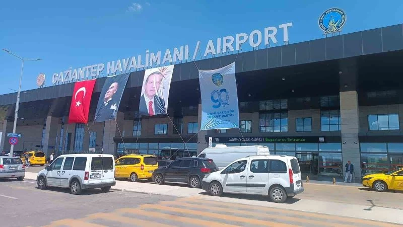 Gaziantep hava sahası tanımlanamayan cisim nedeniyle uçuşlara kapatıldı
