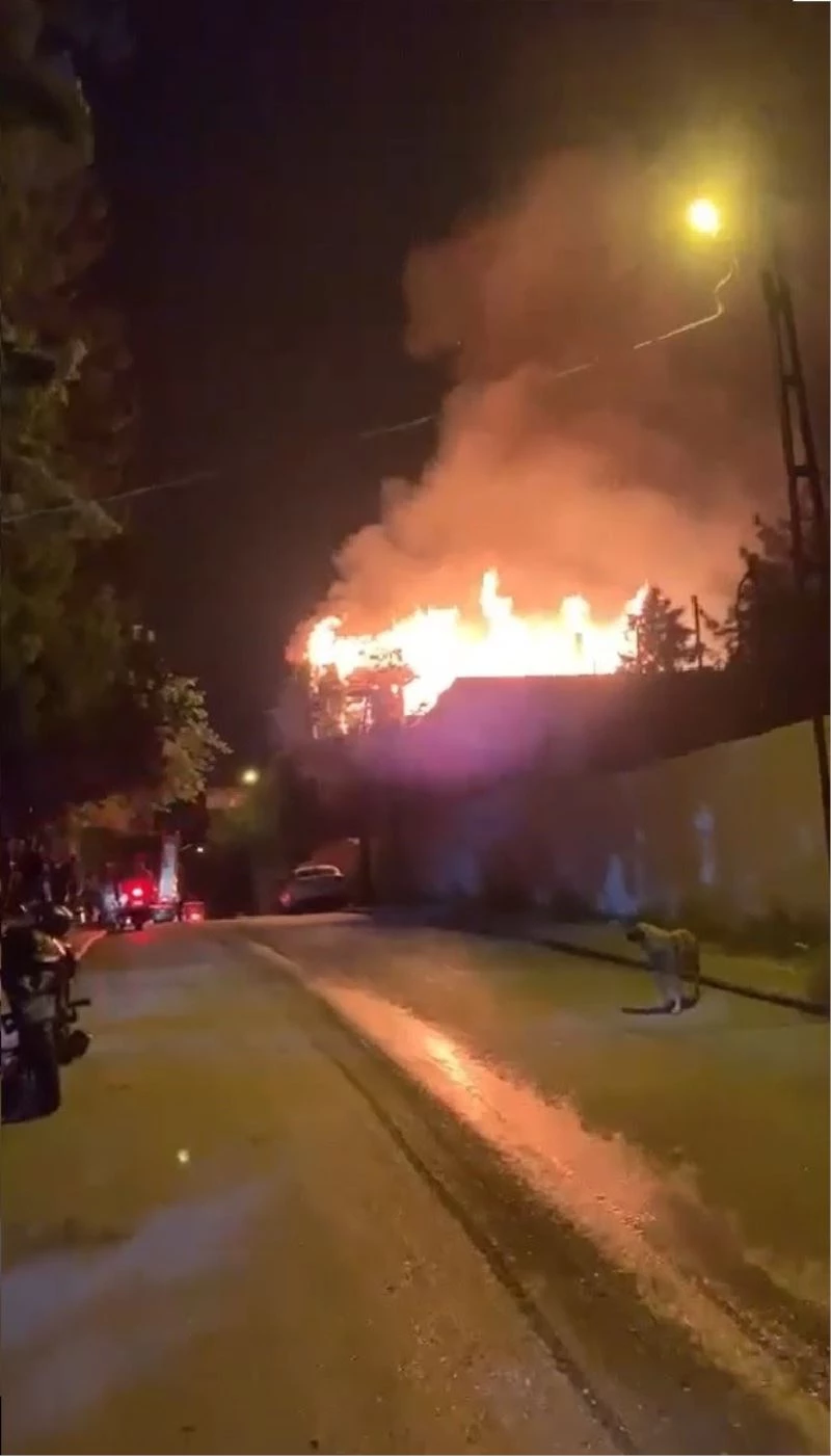 Gaziantep’te metruk binada yangın çıktı
