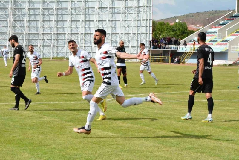 68 Aksaray Belediyespor, 20 yıl aradan sonra 2. Lig’e yükseldi
