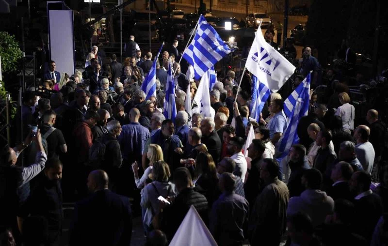 Yunanistan’da resmi olmayan sonuçlara göre seçimin galibi Miçotakis’in partisi oldu
