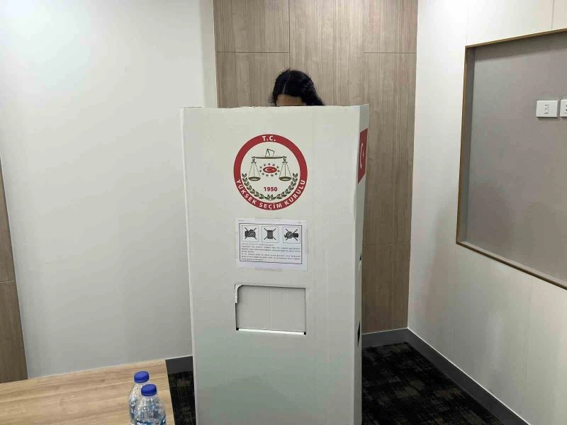 Tayland’daki Türk seçmenler 2. tur seçimleri için sandık başında
