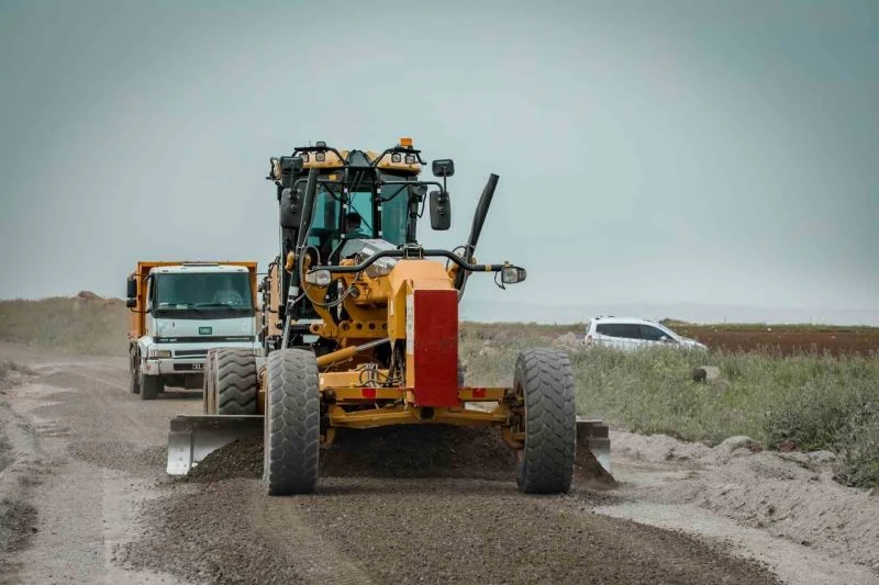 Yenişehir ilçesinde yol iyileştirme çalışmaları devam ediyor
