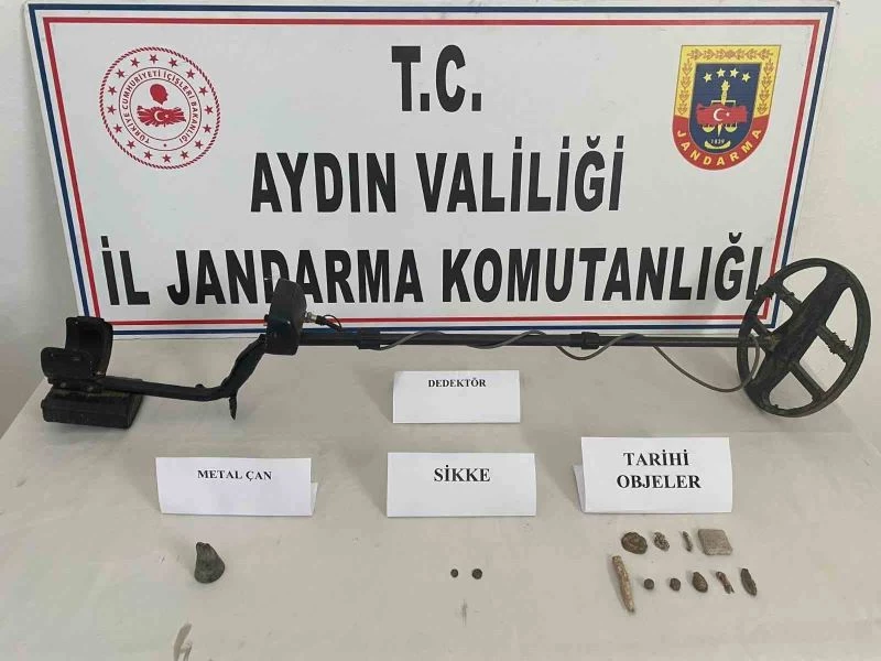 Jandarma ekiplerinden izinsiz kazı yapan şüphelilere suçüstü
