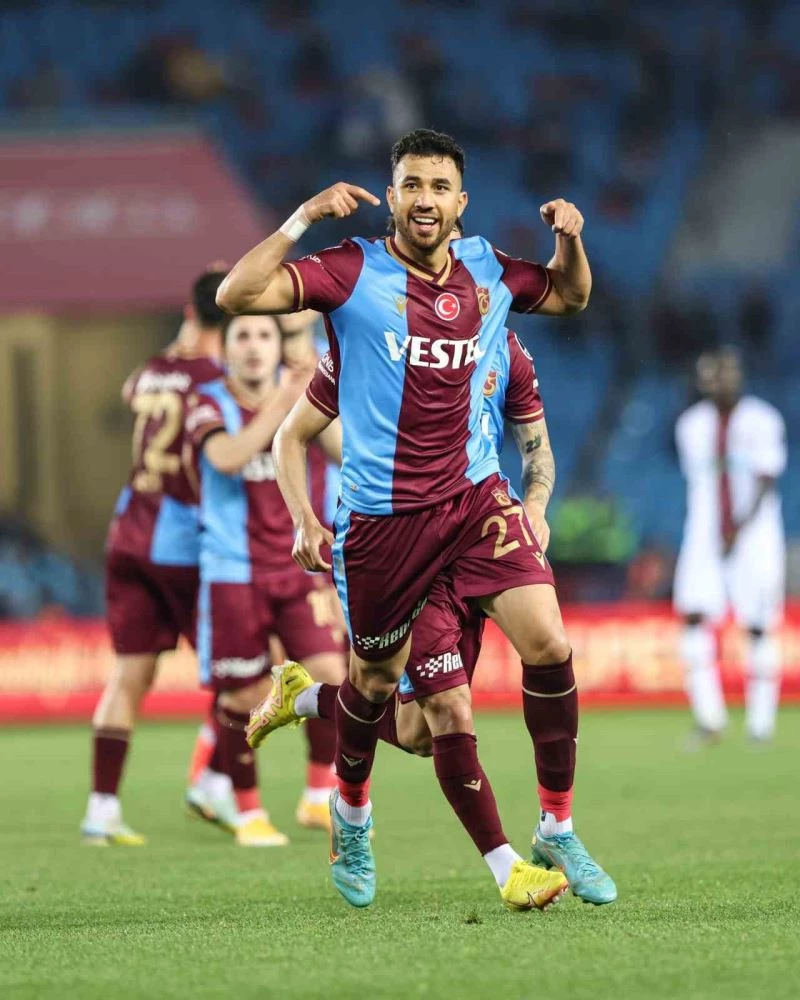 Spor Toto Süper Lig: Trabzonspor: 3 - Fatih Karagümrük: 1 (İlk yarı)
