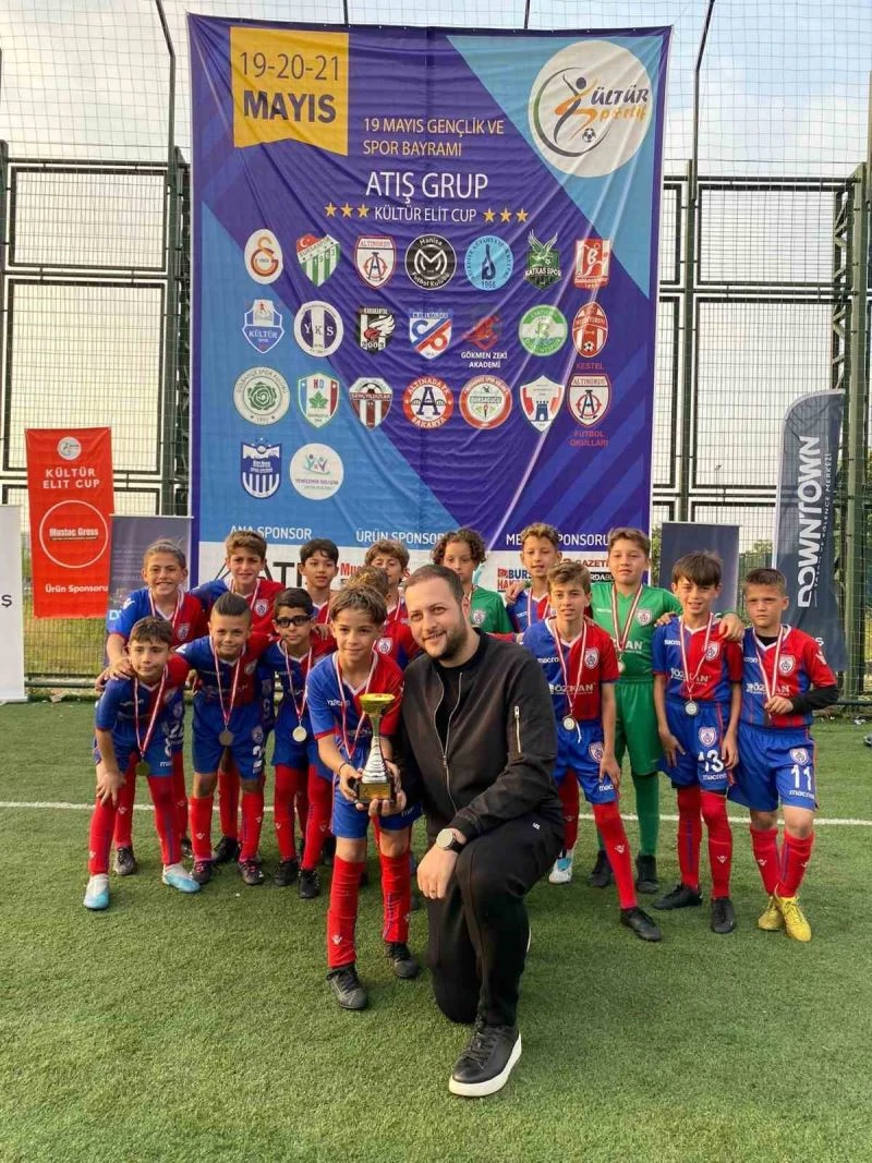 Genç futbolseverlerin turnuva heyecanı
