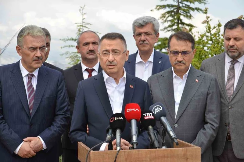 Cumhurbaşkanı Yardımcısı Oktay: “Cumhurbaşkanı yardımcılığı sevdasına düştükleri için kendi vatandaşlarının sorunlarını göremiyorlar”
