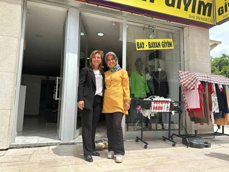 Başkan Köse esnafların sıkıntılarını dinliyor
