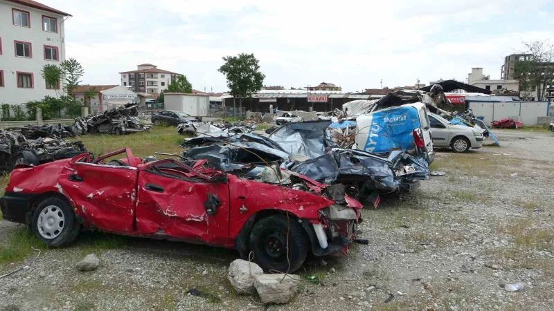 Malatya’da depremde 200 milyon TL değerindeki 245 araç hurdaya döndü

