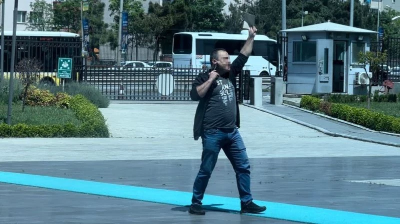 Kartal’da Başsavcı’ya mektup iletmek isteyen şahıs boynuna silah dayadı
