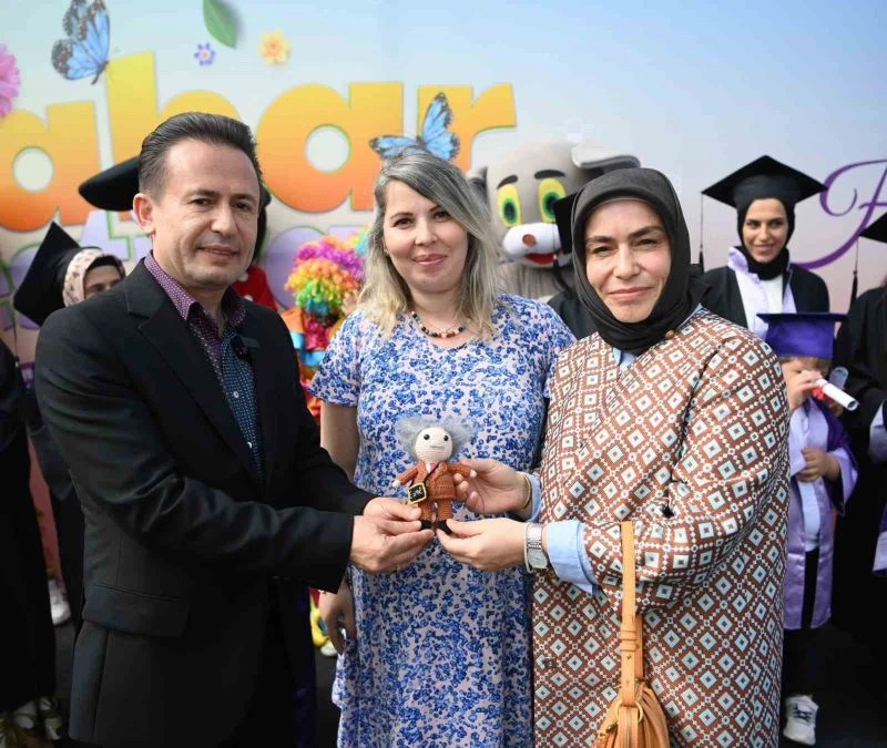 Tuzla’daki bahar festivaline binlerce İstanbullu akın etti
