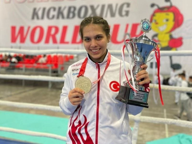Kick Boks Dünya Kupası şampiyonasında 3’te 3 yaptılar
