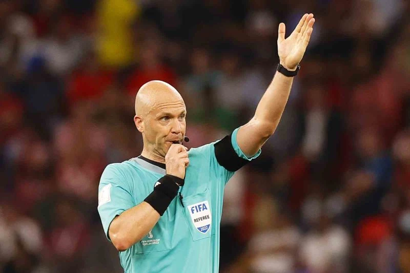 UEFA Avrupa Ligi ve UEFA Konferans Ligi finallerinin hakemleri belli oldu
