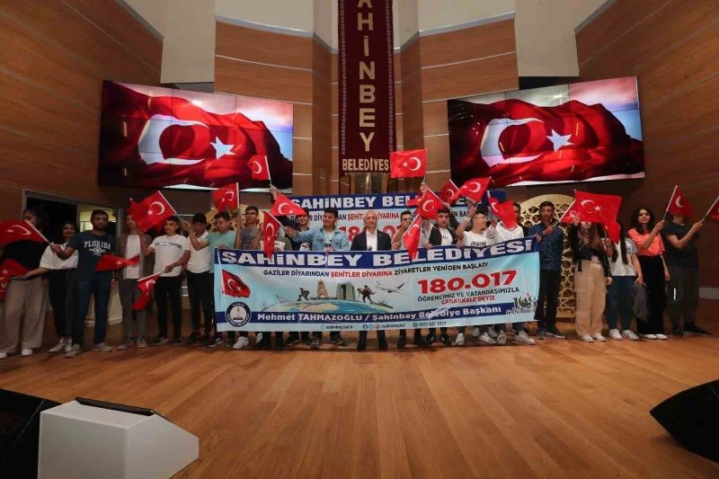 Gazi torunları ecdadıyla buluşuyor
