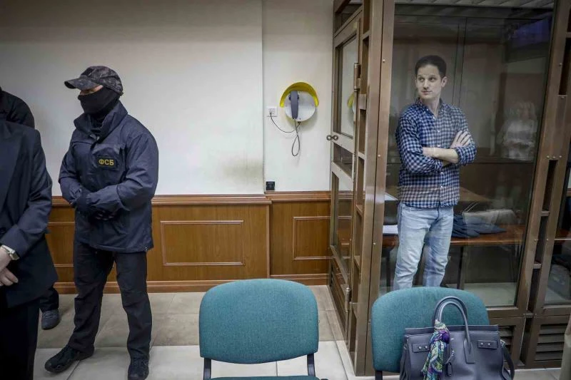 Rusya’da casuslukla suçlanan Wall Street Journal muhabirinin tutukluluk süresi 3 ay uzatıldı
