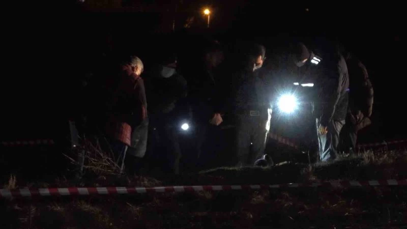 Üzüm bağında cesedi bulunan kadın sırtından av tüfeğiyle vurulmuş
