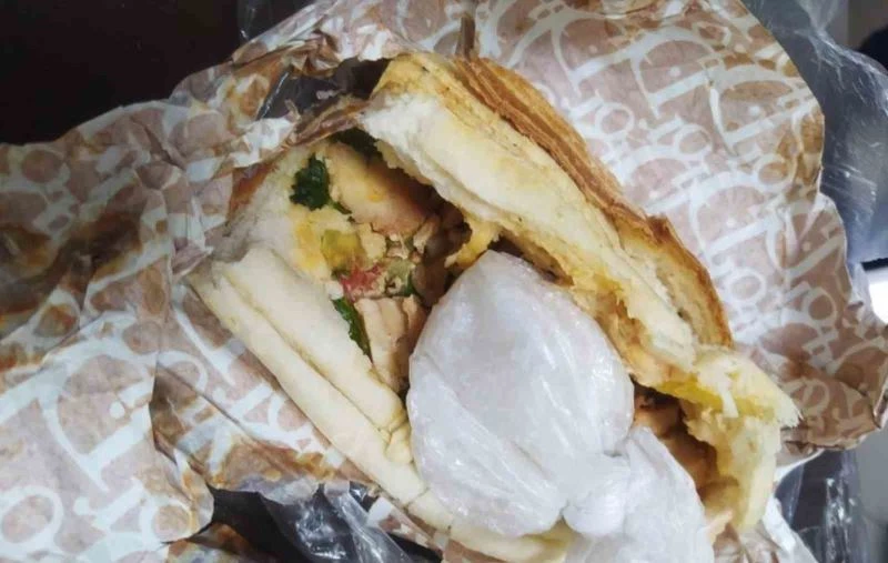 Tavuk dönerin içerisinden uyuşturucu çıktı

