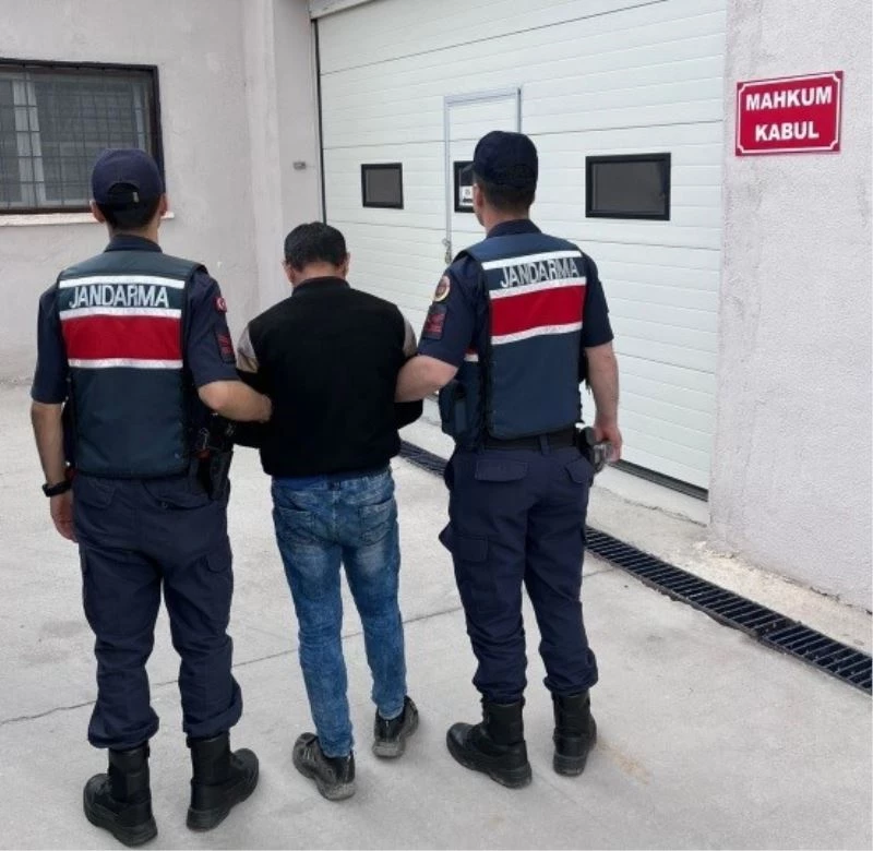 10 yıl 5 ay hapis cezasıyla aranan şahsı jandarma yakaladı

