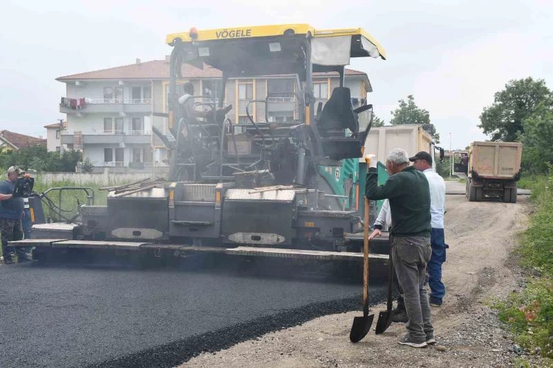 Düzce’de günde bin 500 ton asfalt seriliyor
