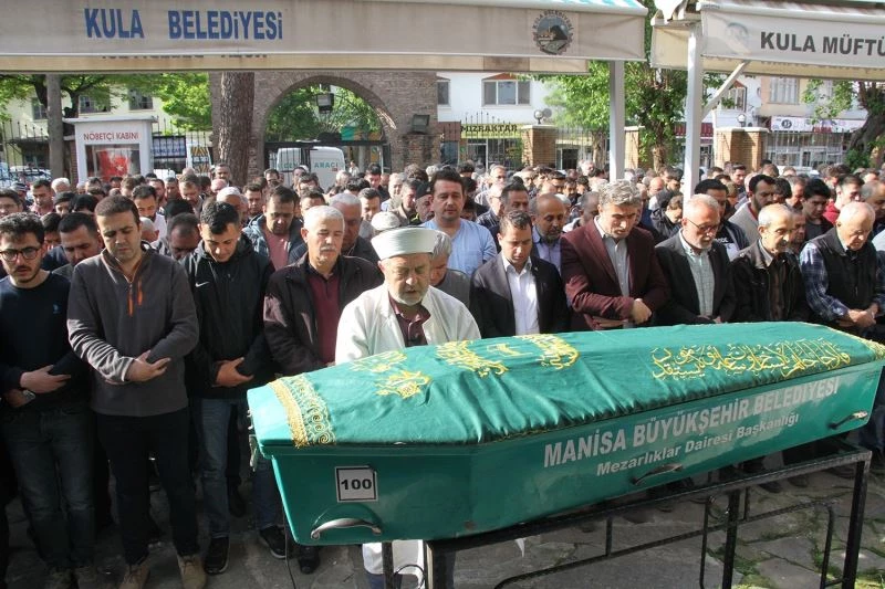 Yüzme havuzunda boğulan genç son yolculuğuna uğurlandı
