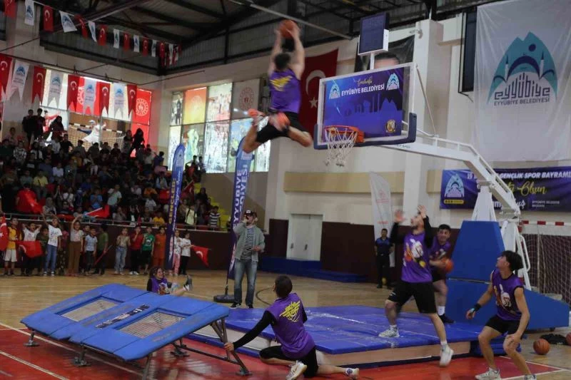 Eyyübiyeli gençler nefeslerini tuttu
