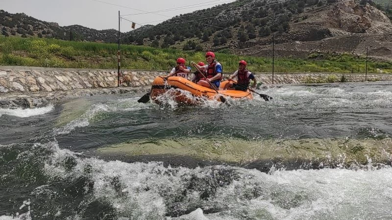 Yozgat’ta Okul Sporları Rafting Türkiye Şampiyonası müsabakaları başladı
