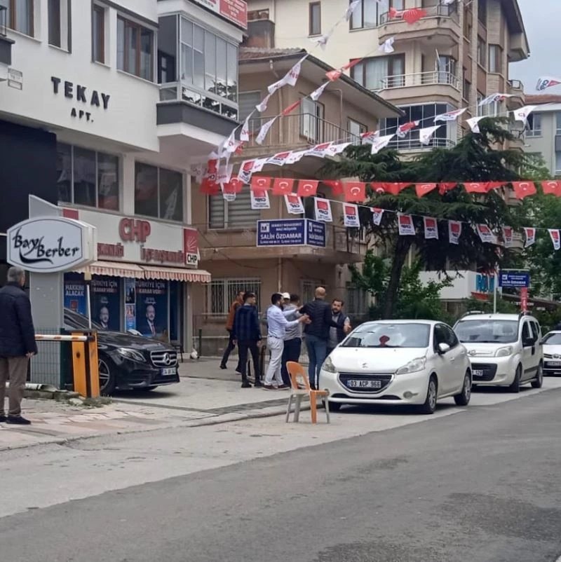 CHP’liler ile esnaf arasında propaganda müziği gerginliği
