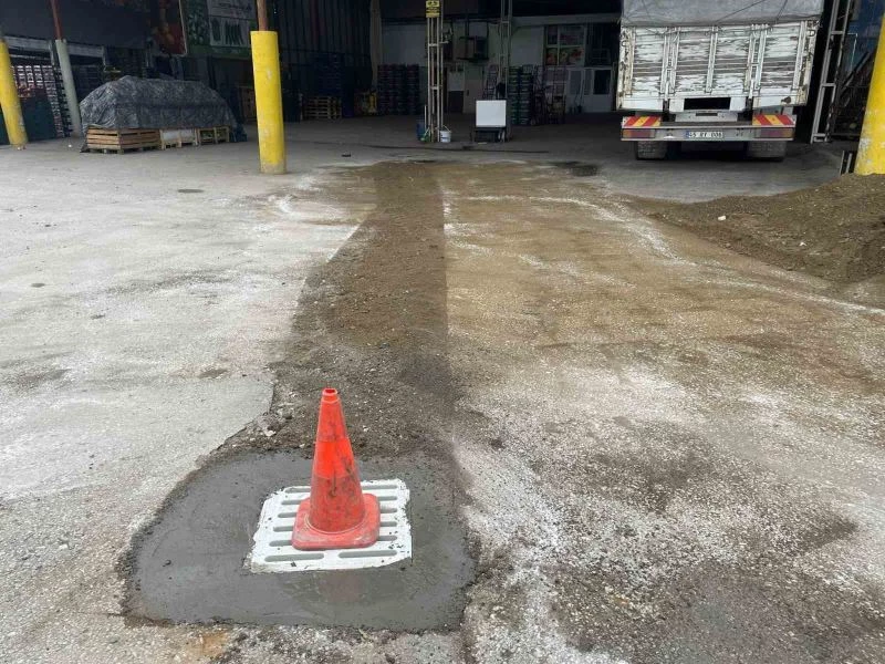 Salihli’de yağışlara karşı önlemler devam ediyor
