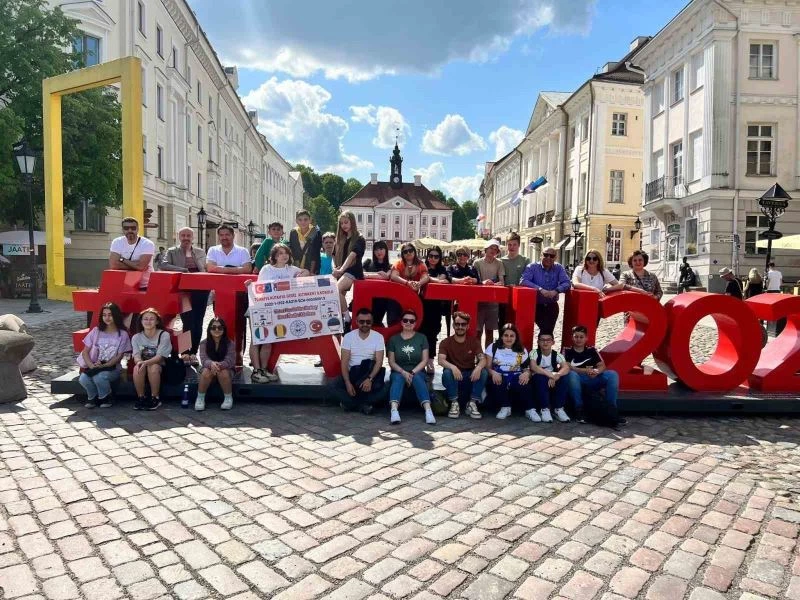 Altınkent Ortaokulu ’Hologram teknolojisinin eğitime entegrasyonu’ için Estonya’ya gitti
