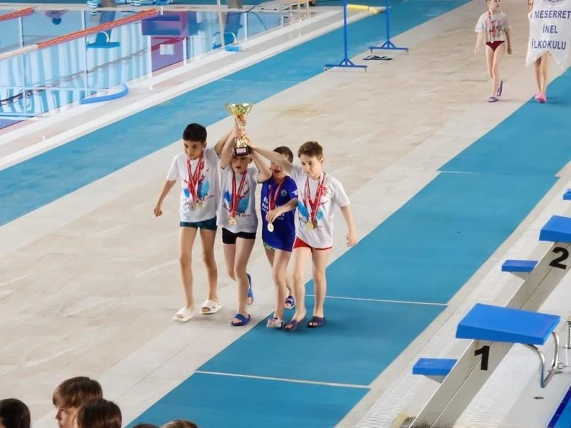 Meserret İnel öğrencileri iki kategoride 1’inci oldu
