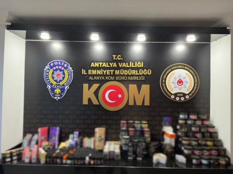 Antalya’da üç ilçede kaçakçılık operasyonu
