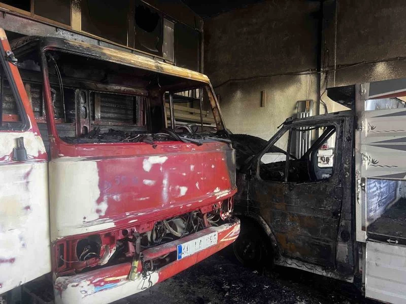 Nevşehir’de işyerinde çıkan yangında 1 kişi yaralandı, 3 araçta hasar oluştu
