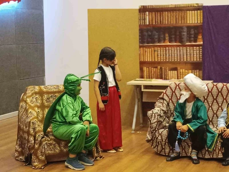 Drama kursu öğrencilerinin oyunu büyük beğeni topladı
