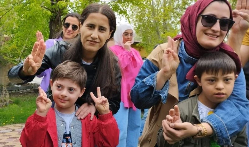 Özel çocuklar izci oldu, gönüllerince eğlendi
