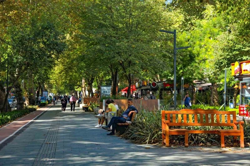 Cumhuriyet Bulvarı Yapı Dergisi’nde
