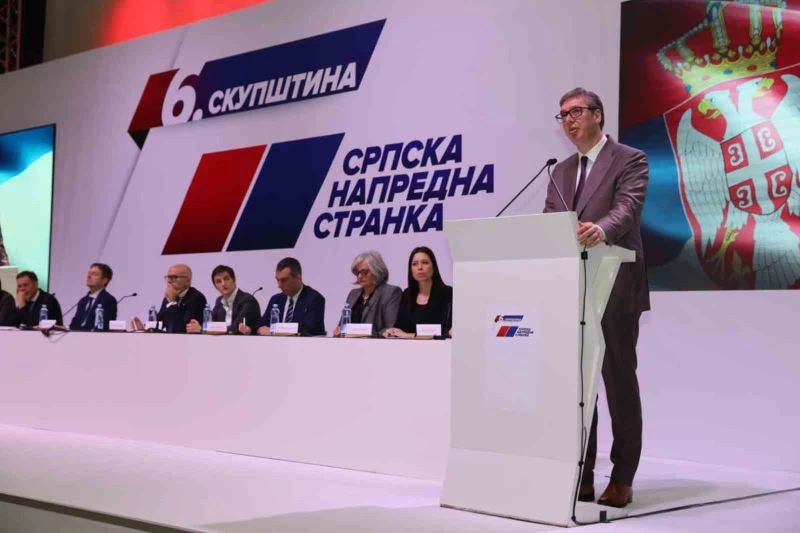 Sırbistan Cumhurbaşkanı Vucic parti liderliğinden istifa etti
