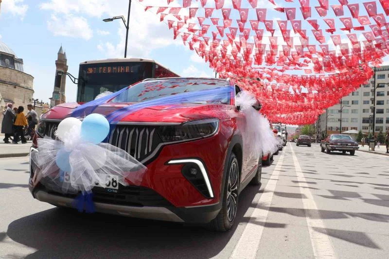 Togg depremzede kardeşlerin sünnet aracı oldu
