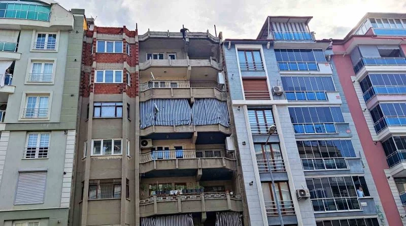 Eski eşiyle görüşebilmek için 3,5 saat ecel teri döktürdü
