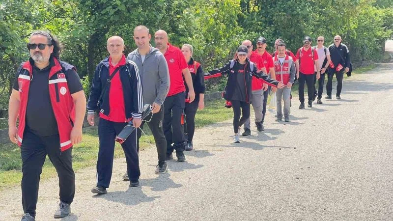 19 kilometre yürüdüler
