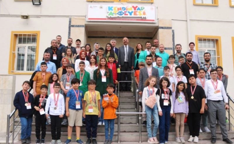 Emet Gazikemal İlkokulu, “Blok Tabanlı Kodlama” proje yarışmasında Türkiye birincisi
