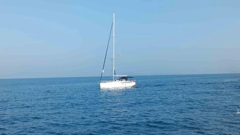 Yelkenli teknedeki 79 göçmen kurtarıldı
