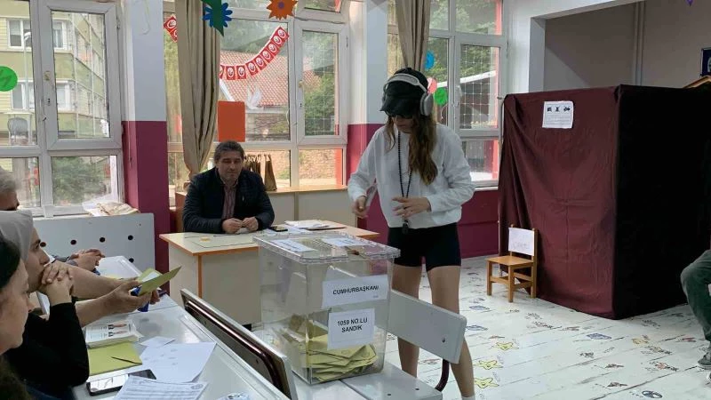 Ünlü oyuncu Serenay Sarıkaya oyunu kullandı
