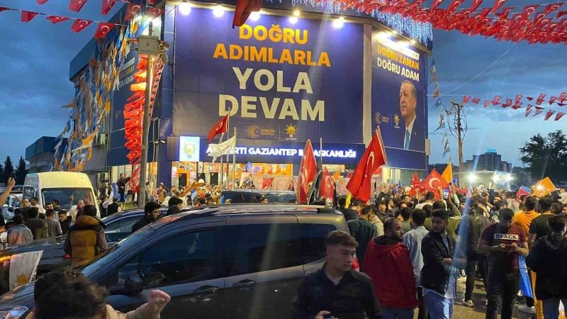 Erdoğan’ın zaferi Gaziantep’te coşkuyla kutlanıyor
