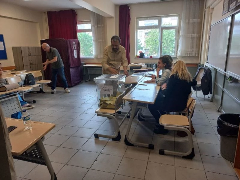 Edirne’de oyların sayım işlemleri sürüyor
